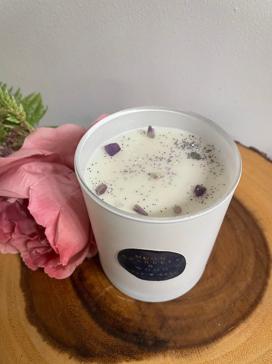 Amethyst - Our delicately scented soy wax candle with  amethyst crystal chips & biodegradable glitter. 30cl / 220g
