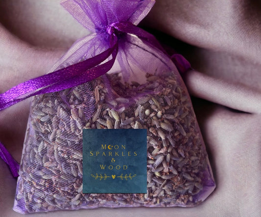 Lavender bags perfect for home fragrance, aromatherapy sleep aid/ relaxation or biodegradable wedding confetti. Min. 8g