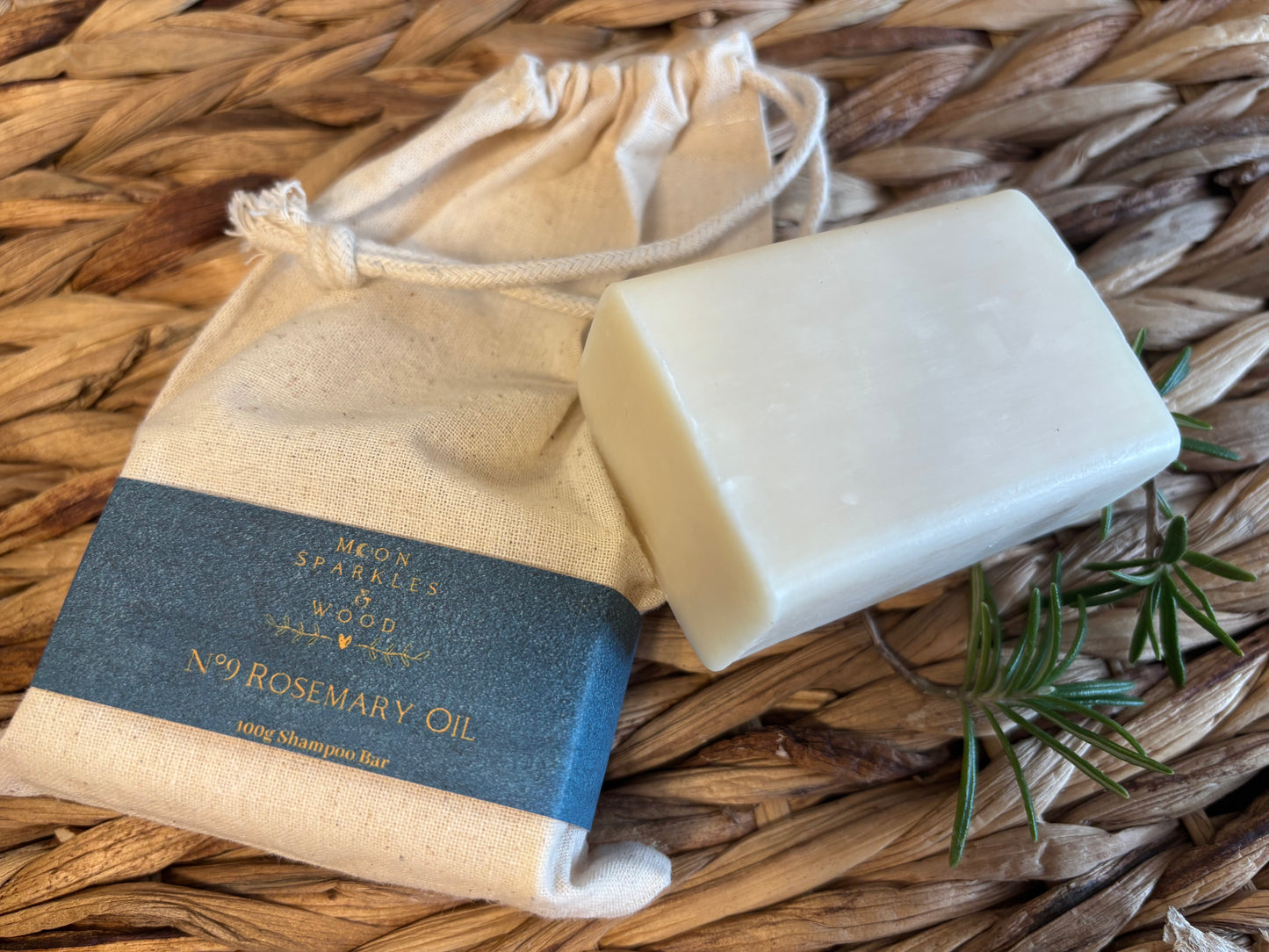 Moon Sparkles & Wood |No.09 Rosemary Oil Vegan Shampoo Bar (100g)