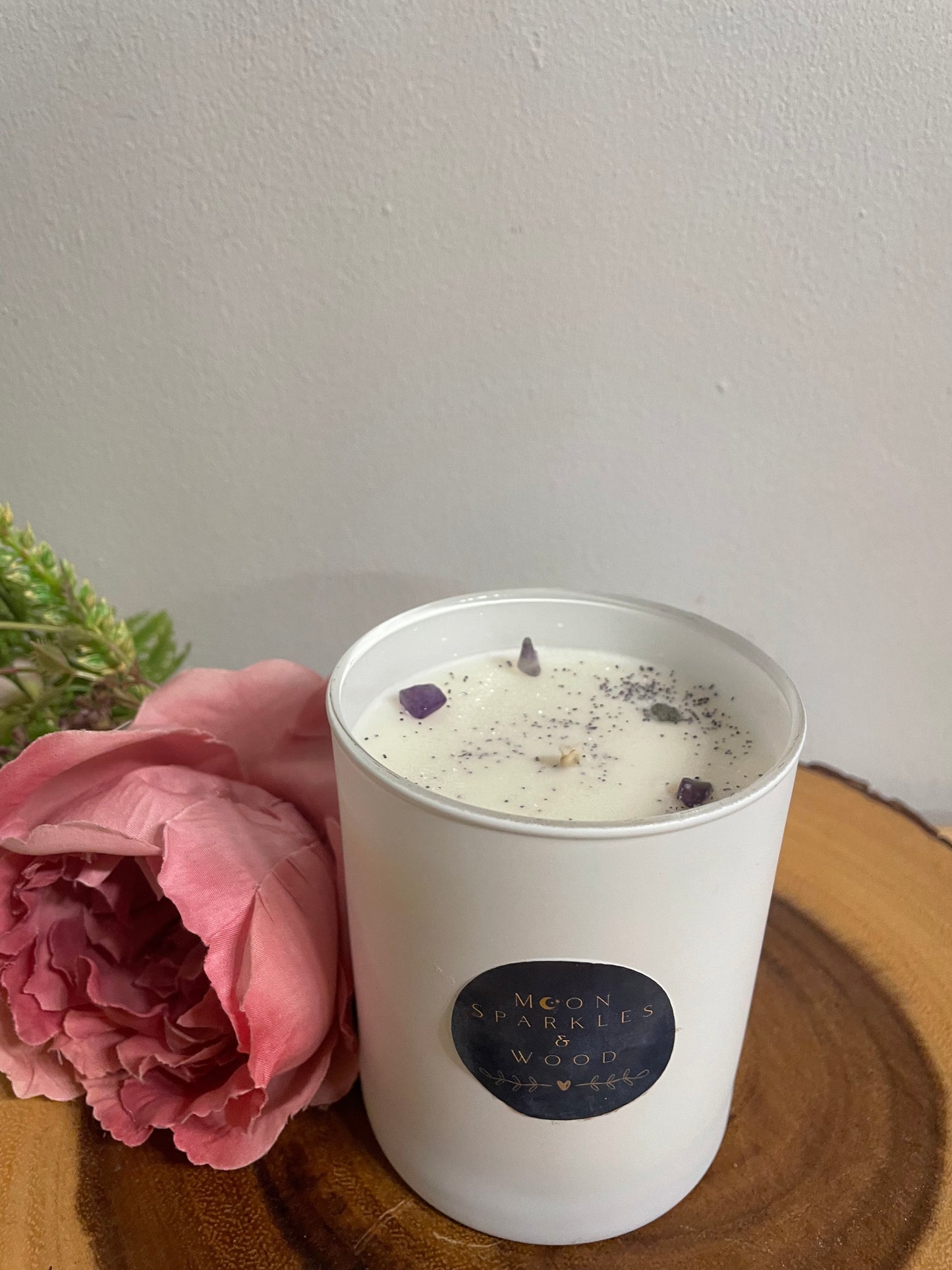 Amethyst - Our delicately scented soy wax candle with  amethyst crystal chips & biodegradable glitter. 30cl / 220g