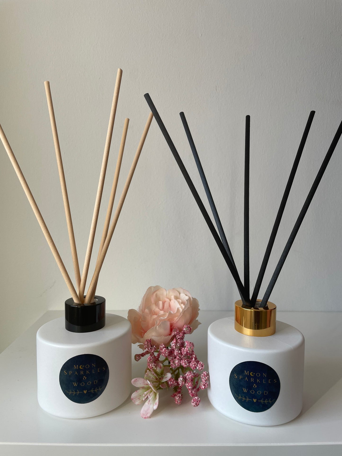 Reed Diffuser with Vegan base and gorgeous Essential / fragrance oils to create the perfect scent in a stylish glass bottle. 100ml