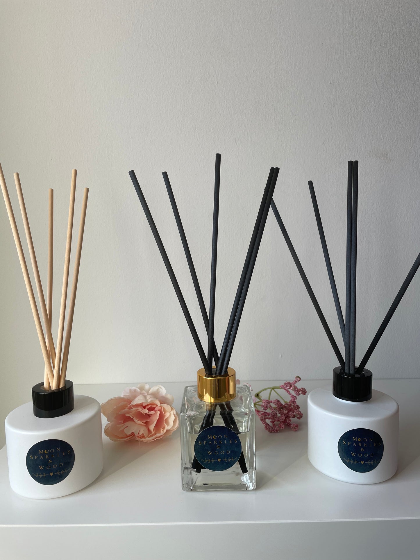 Reed Diffuser with Vegan base and gorgeous Essential / fragrance oils to create the perfect scent in a stylish glass bottle. 100ml